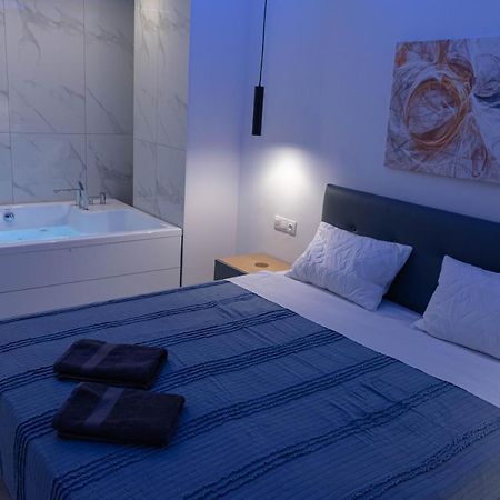 Athens Jacuzzi Apartment Zewnętrze zdjęcie